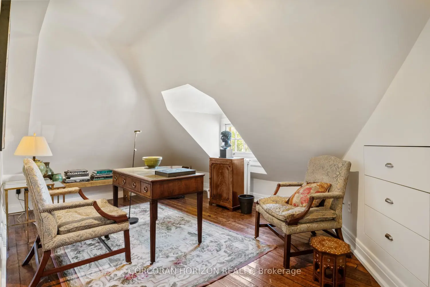 Additional image 13 of 33 Salisbury Avenue