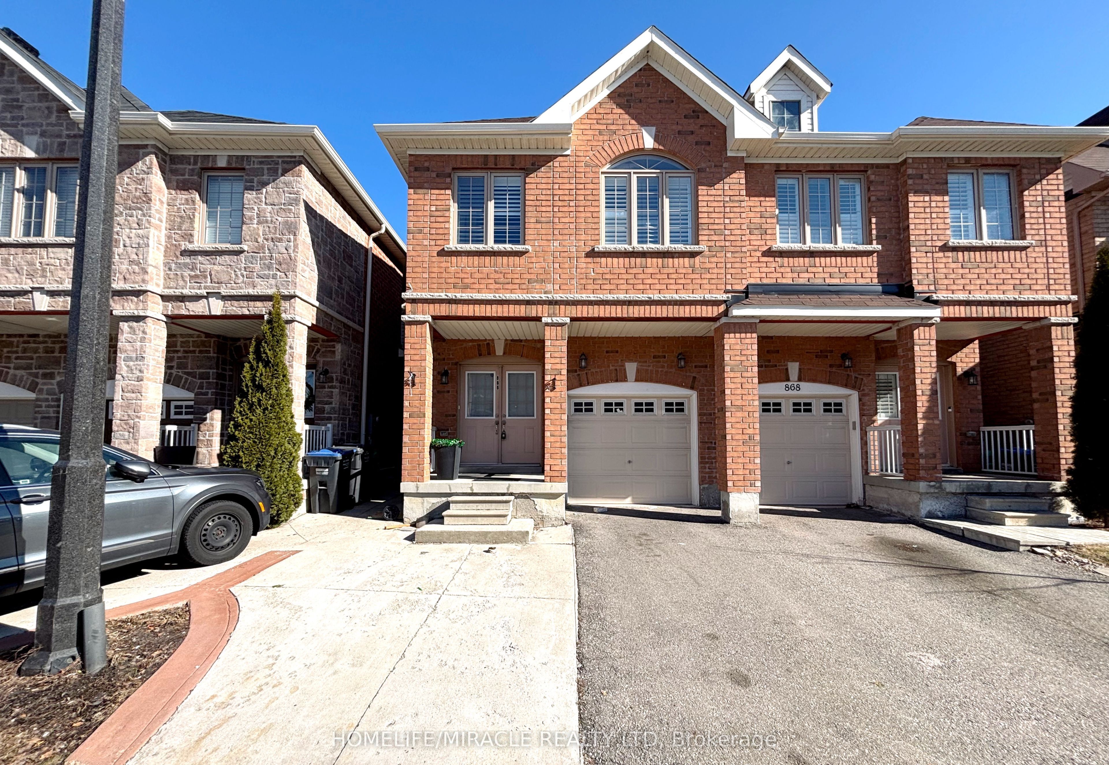 866 Francine Crescent, Mississauga, ON, L5V 0E2