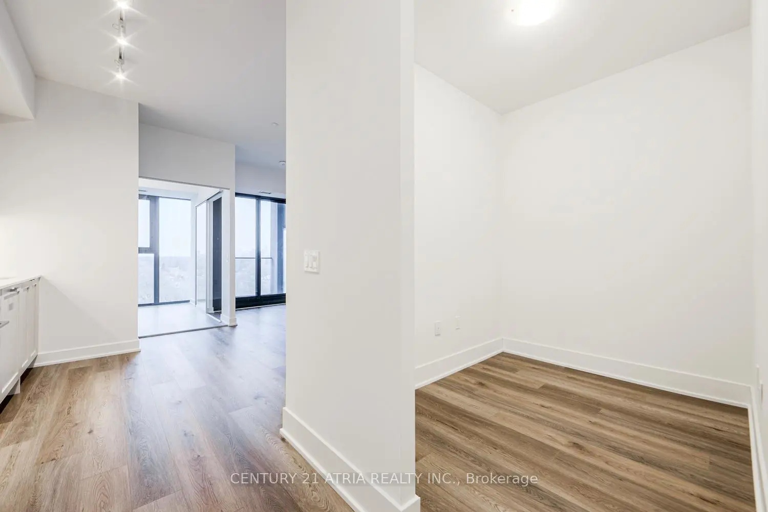 Additional image 2 of 250 Lawrence Avenue 902