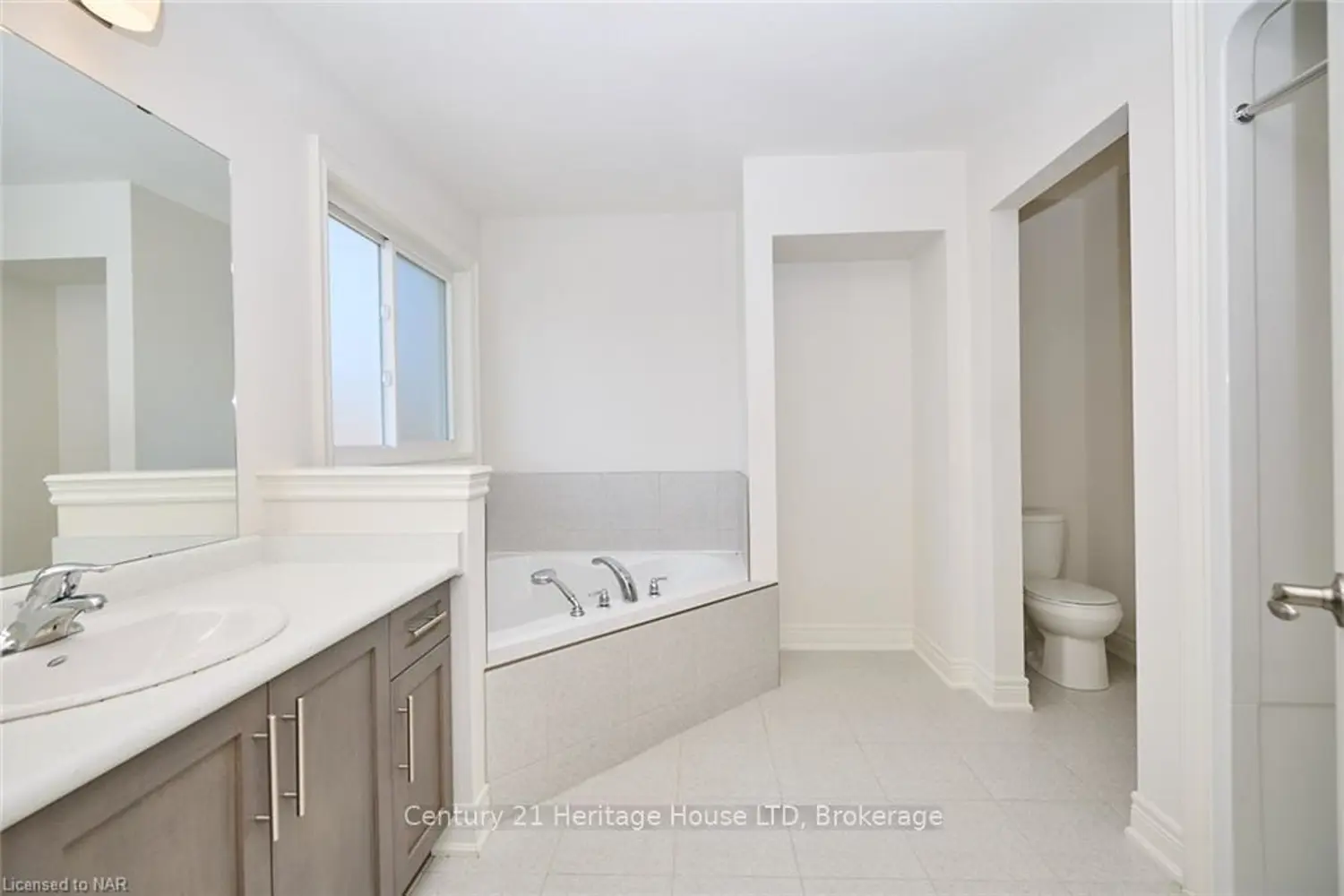 Additional image 8 of 14 Overholt Drive