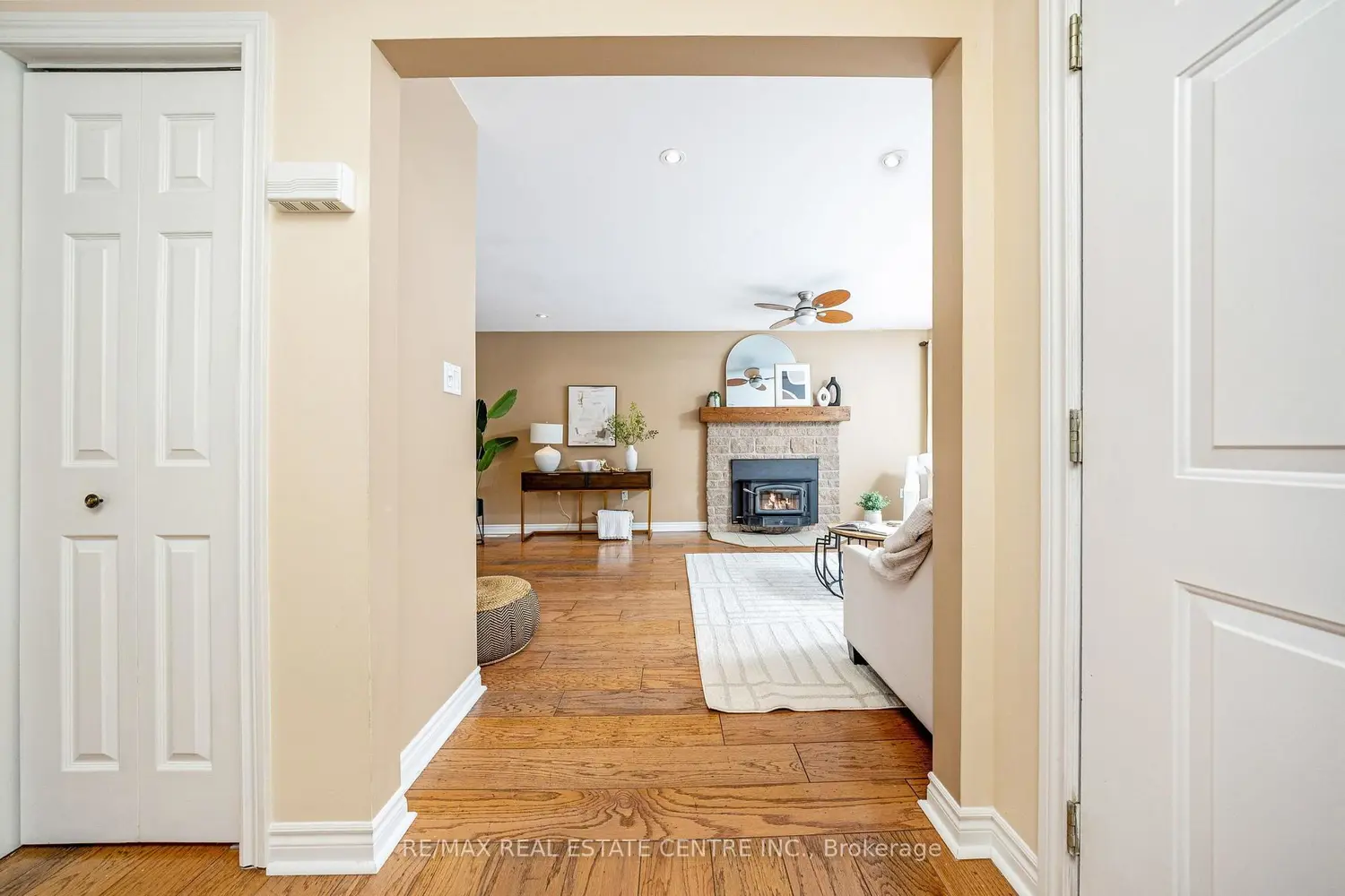 Additional image 5 of 5989 Ninth Line