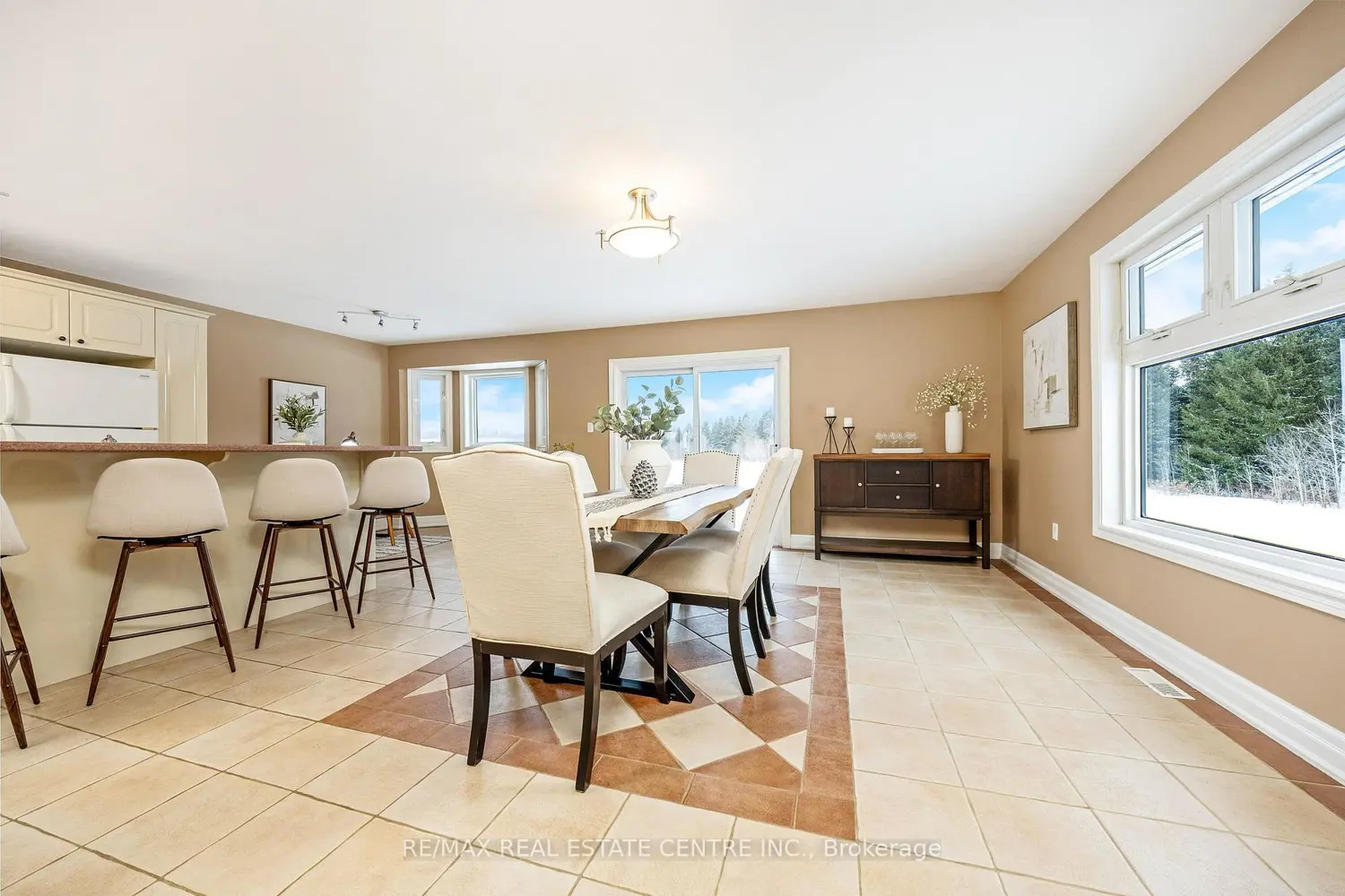 Additional image 7 of 5989 Ninth Line