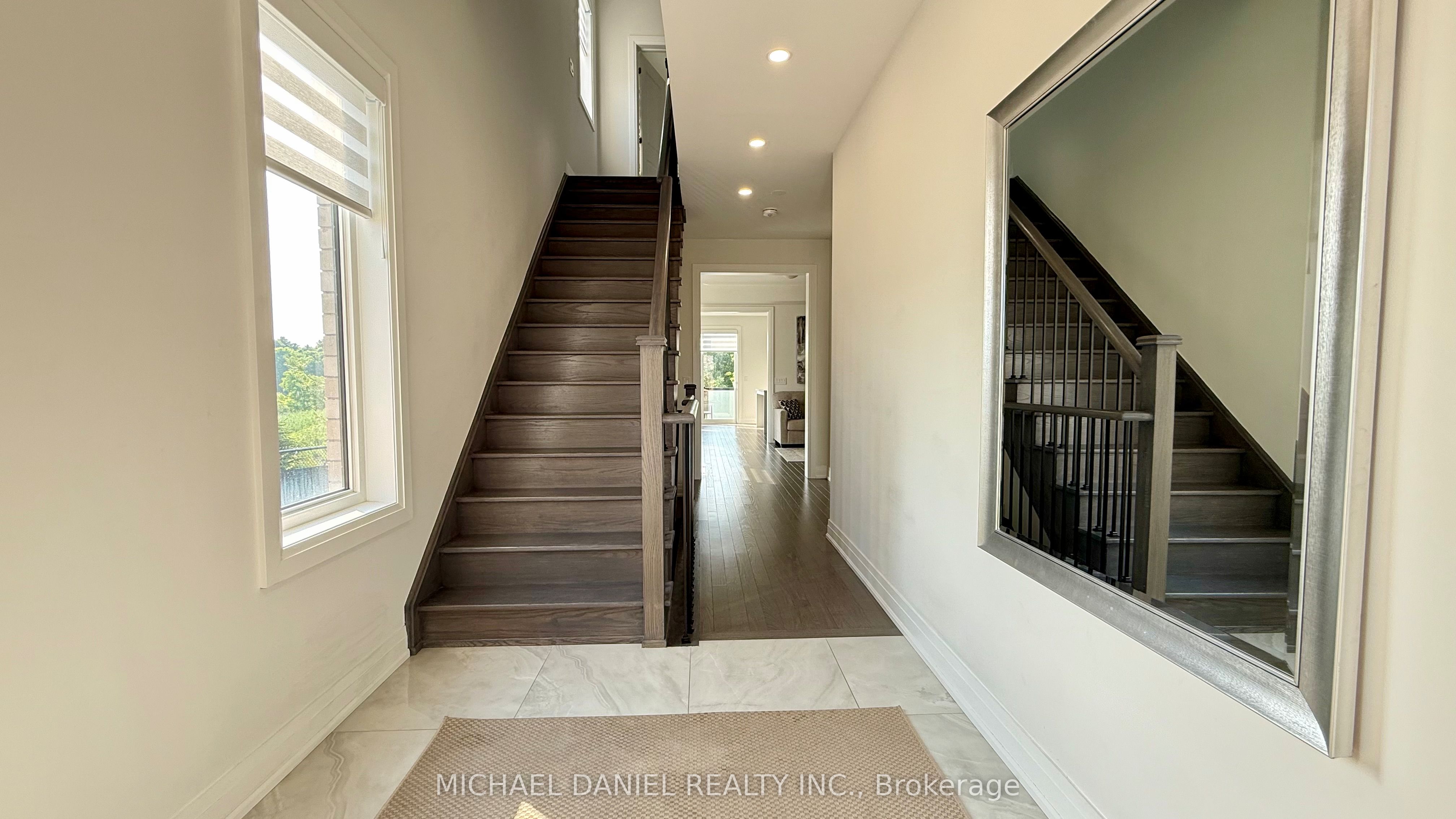 Additional image 3 of 571 New England Court, Newmarket, ON, L3X 2Z1