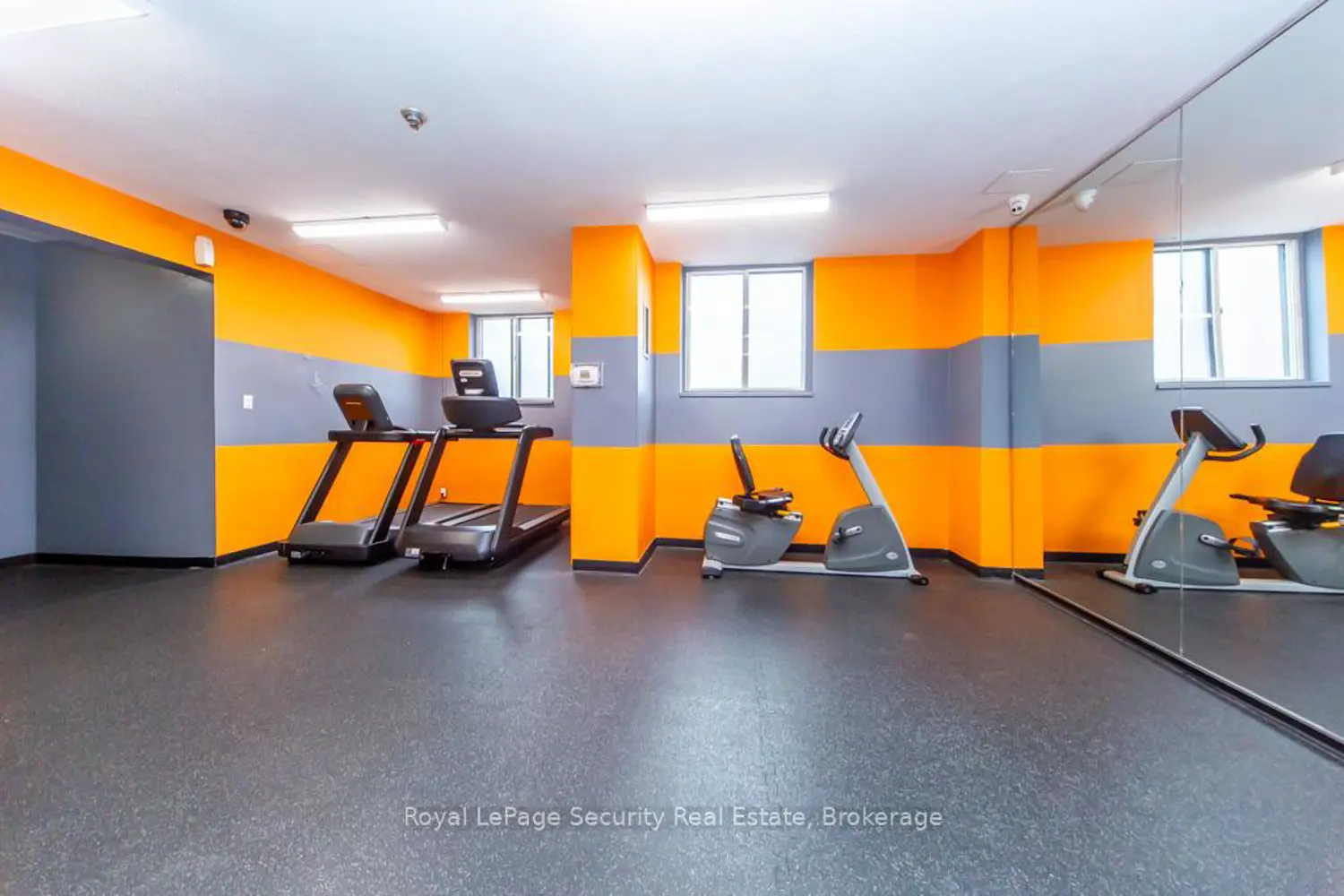 Additional image 17 of 85 Emmett Avenue 2106