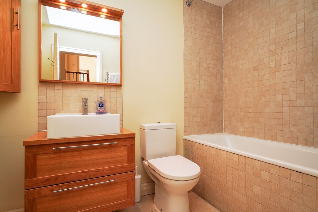 Additional image 16 of 3 bed flat for saleSuffolk Square, Cheltenham GL50