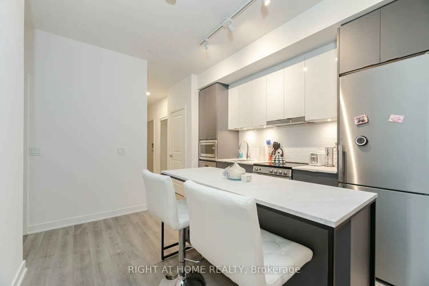 Additional image 8 of 50 Upper Mall Way B-226