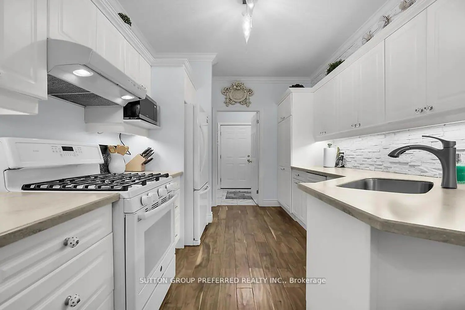 Additional image 4 of 398 Old Riverside Drive 6