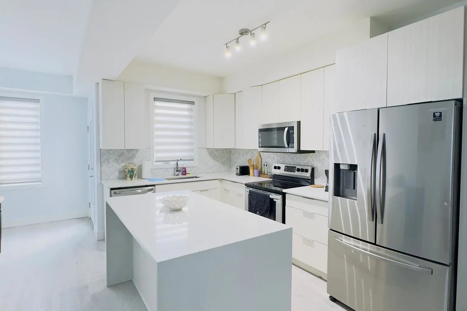 3380 Singleton Avenue 107 photo 3