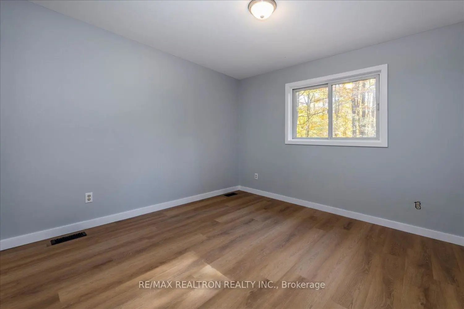 Additional image 7 of 901 17Th Concession West Road