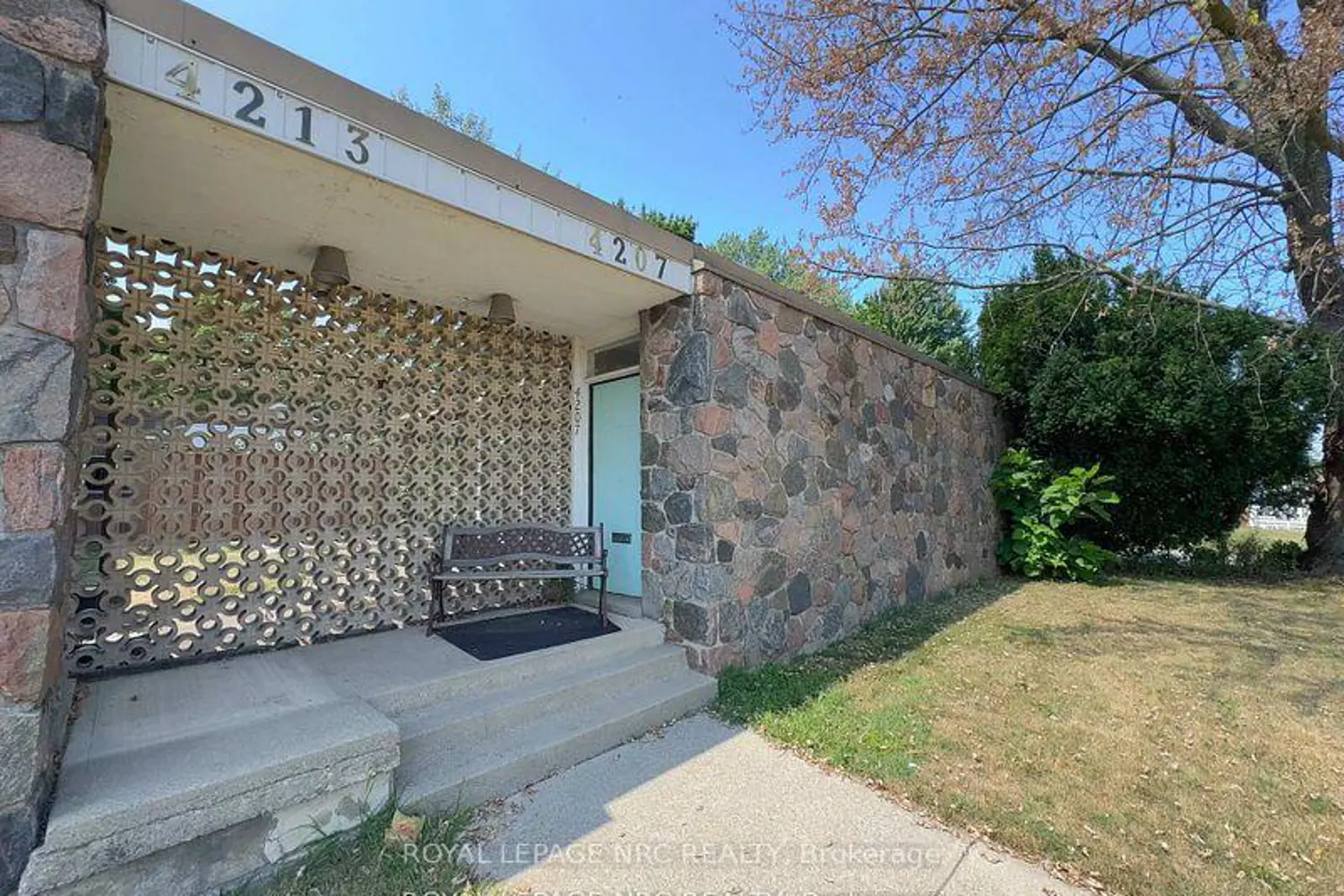 Additional image 4 of 4213/4207 Drummond Rd Road