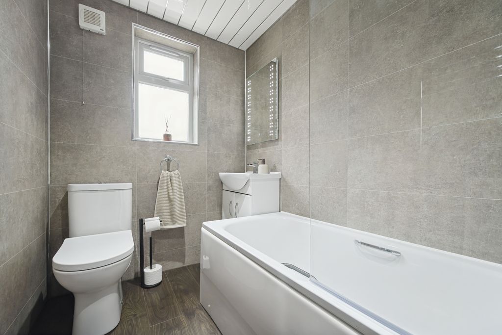 Additional image 5 of 2 bed flat for saleAlbert Avenue, Grangemouth FK3
