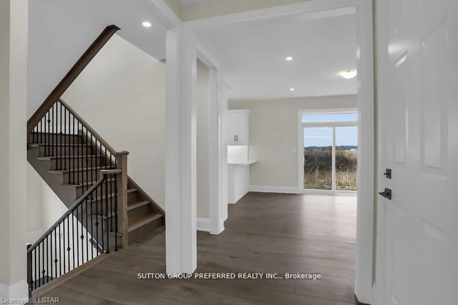 252 Leitch Street photo 3