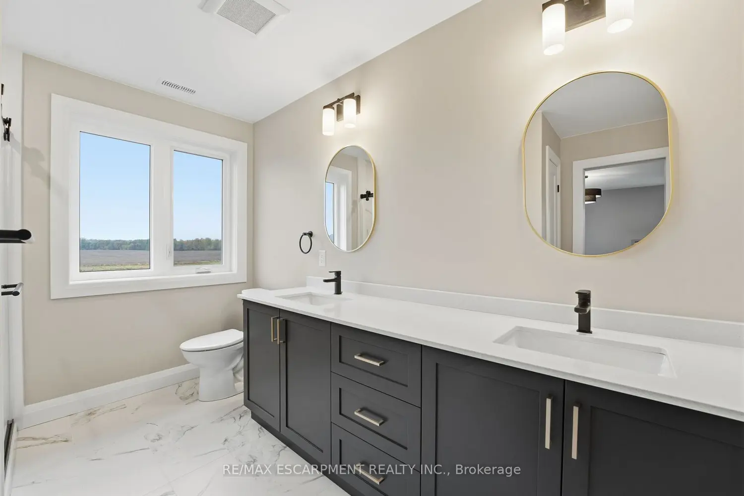 Additional image 10 of 102 Oak Avenue