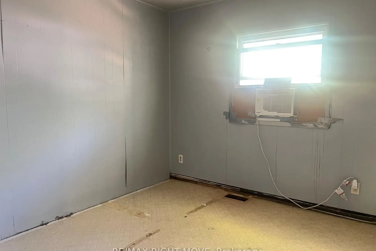 Additional image 12 of 1052 4 Seasons Road