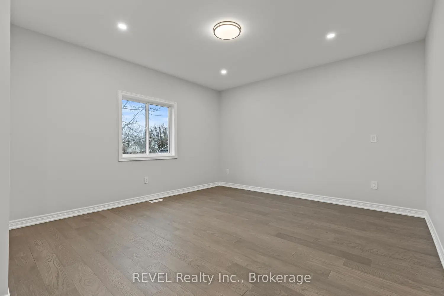 735 Dominion Road photo 5