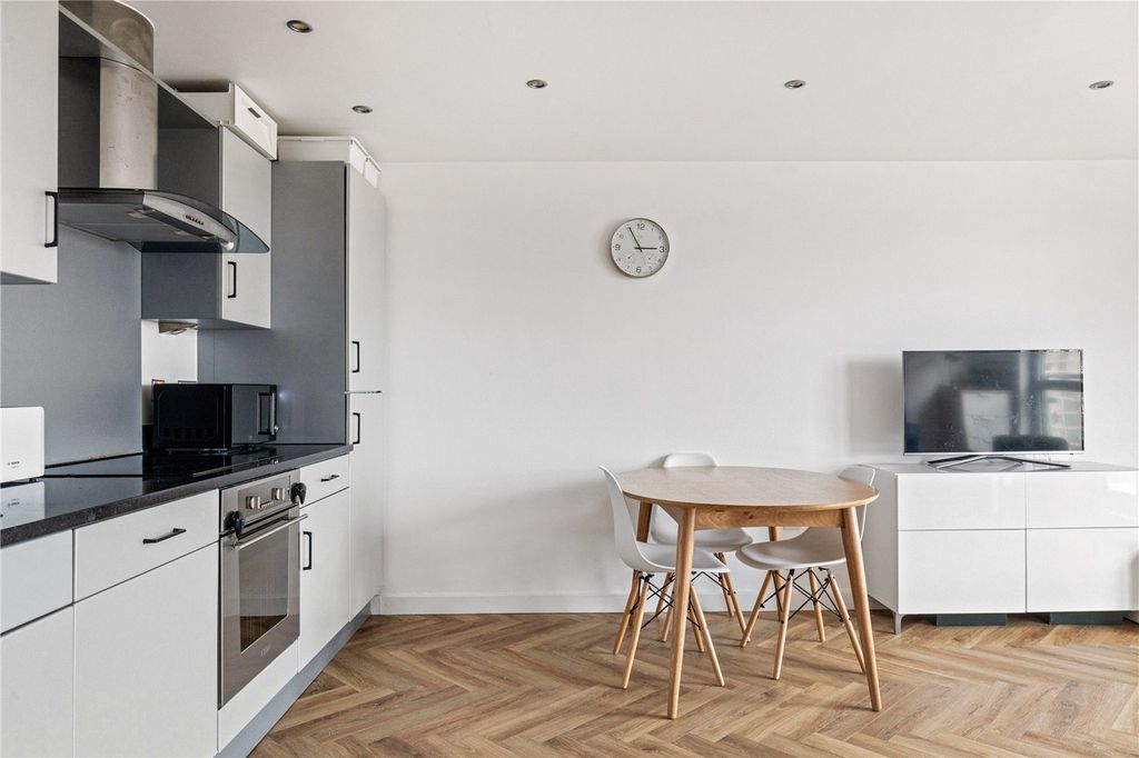 Additional image 8 of 2 bed flat for saleBalmes Road, London N1