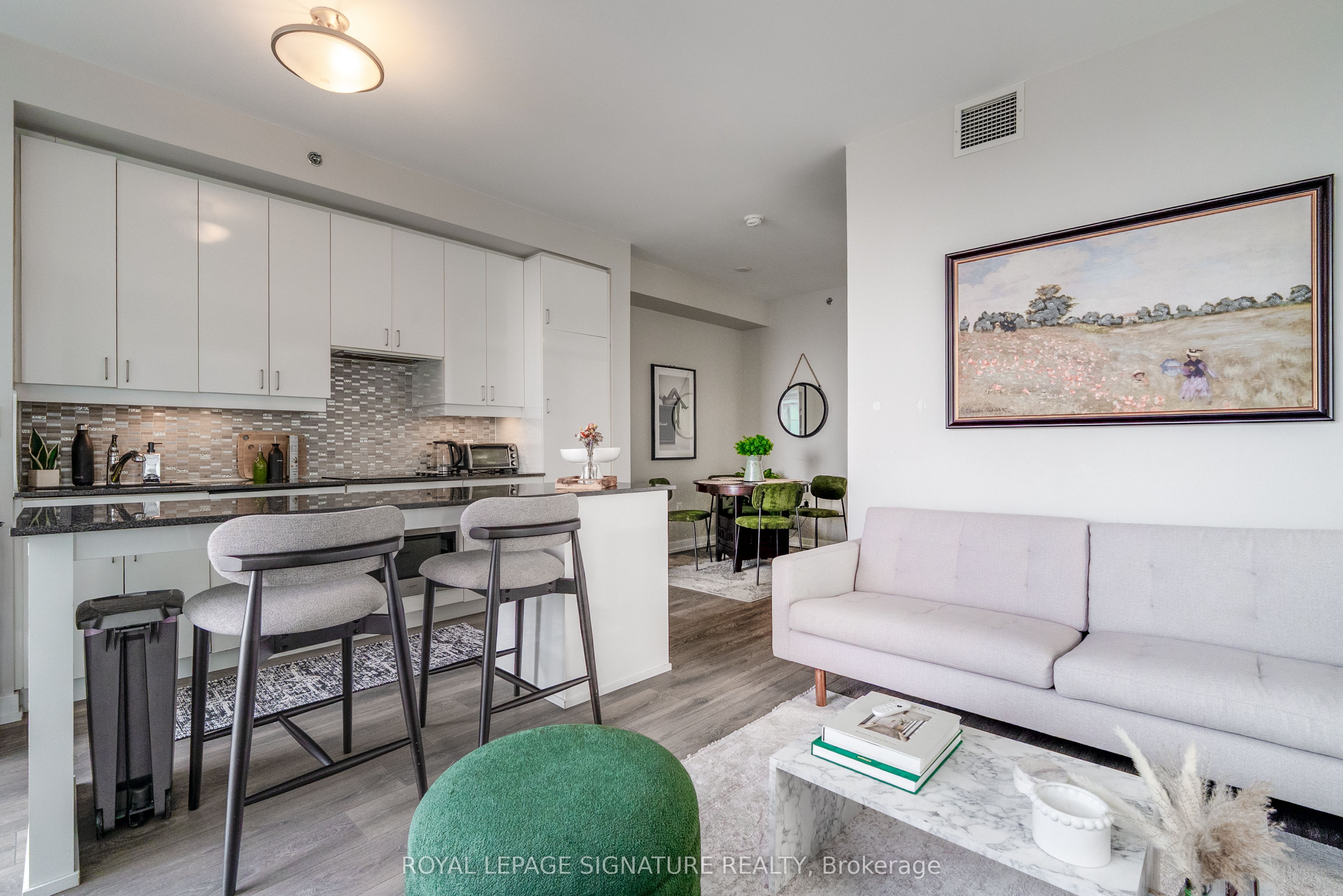 Additional image 4 of 2503-426 University Avenue, Toronto, ON, M5G 1S9