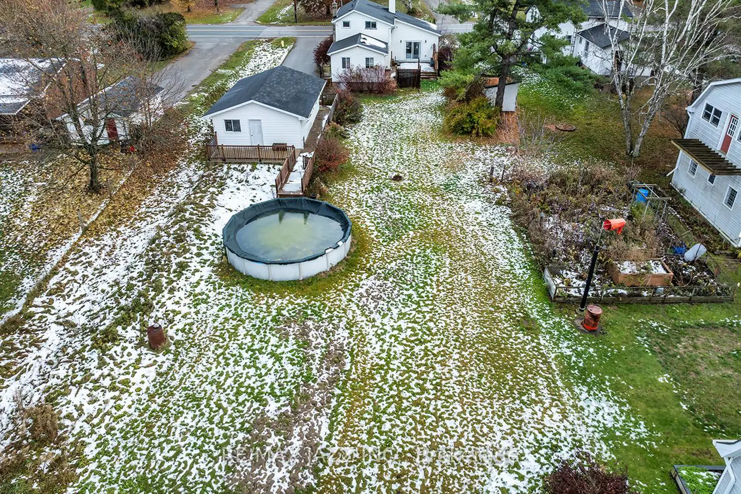 236 Lyle Street photo 5