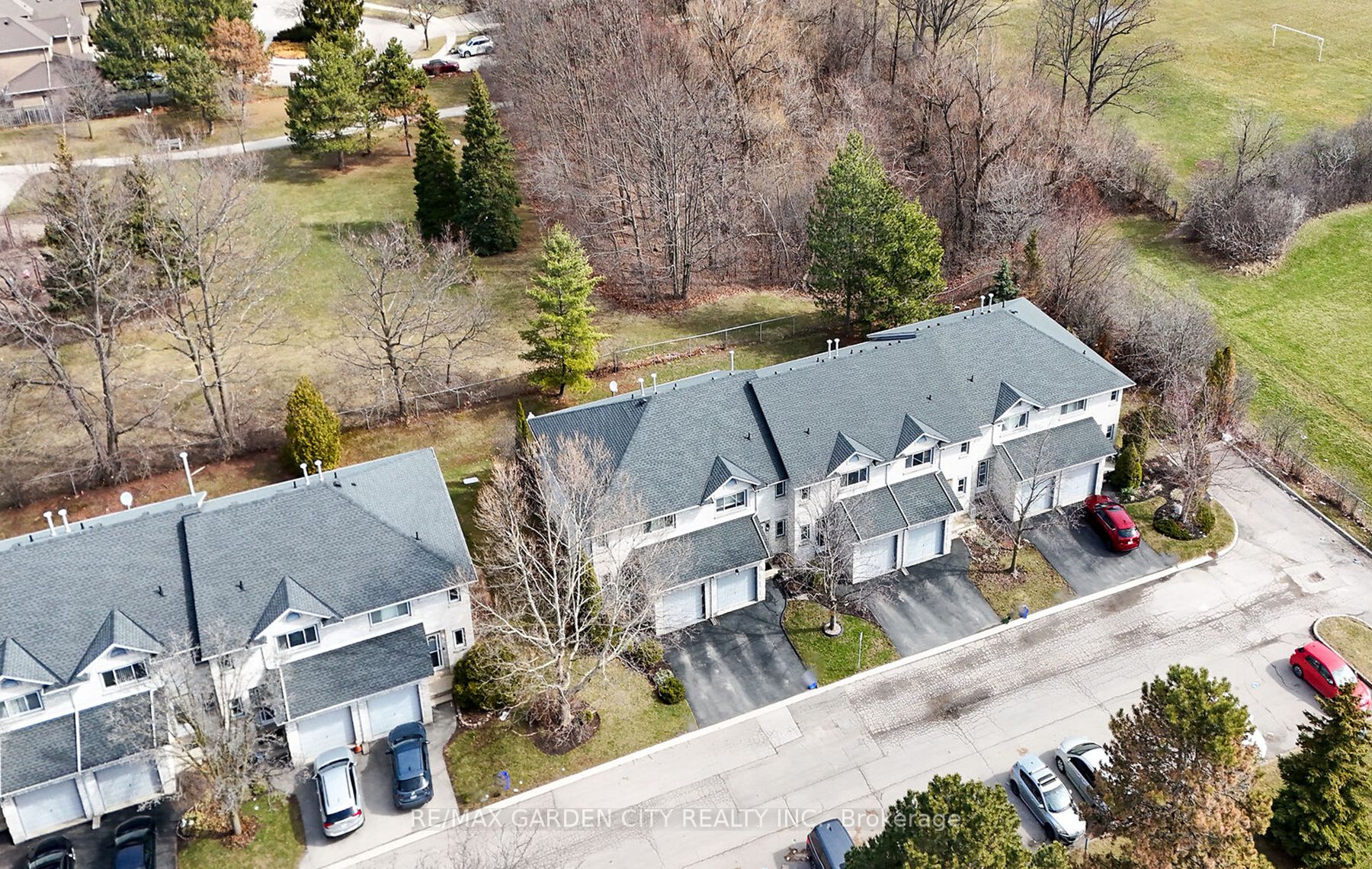 59-2 Royalwood Court, Hamilton, ON, L8E 4Z1