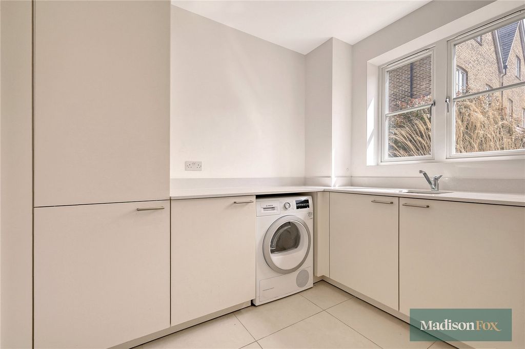 Additional image 8 of 5 bed detached house for saleHigh Road, Chigwell, Essex IG7