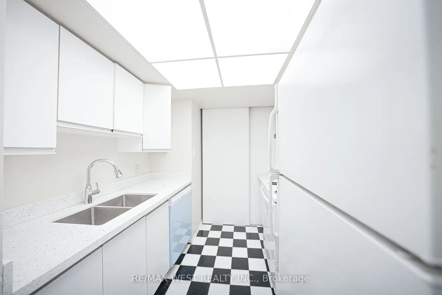 Additional image 16 of 1470 Midland Avenue 608