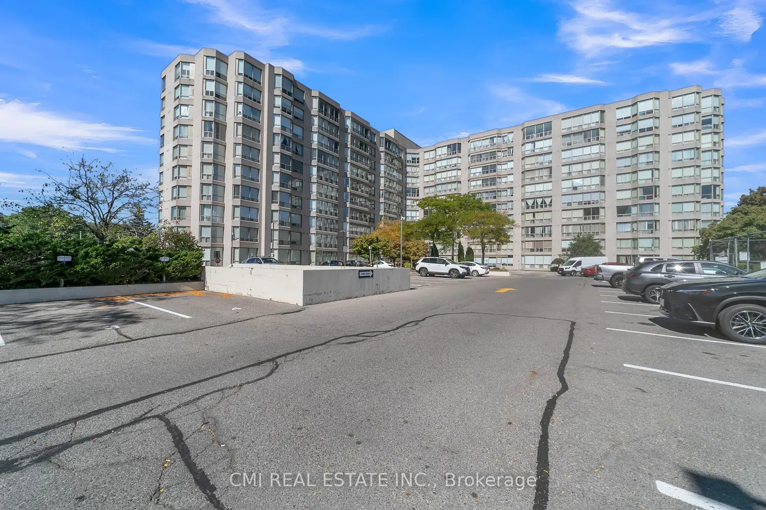 309 Major Mackenzie Drive 805