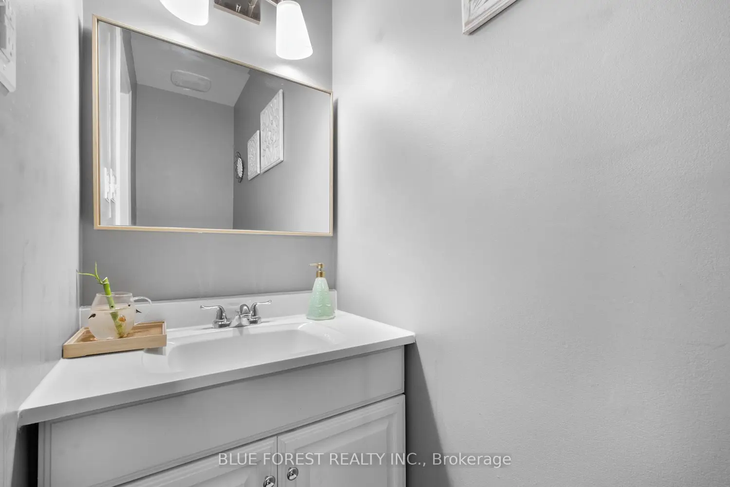 166 Southdale Road 18 photo 3