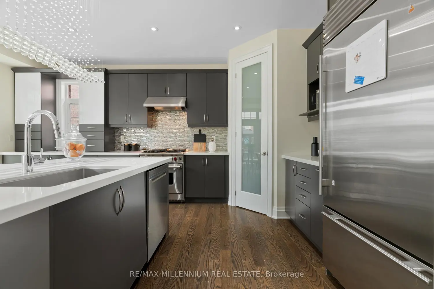 Additional image 9 of 51 Legendary Circle