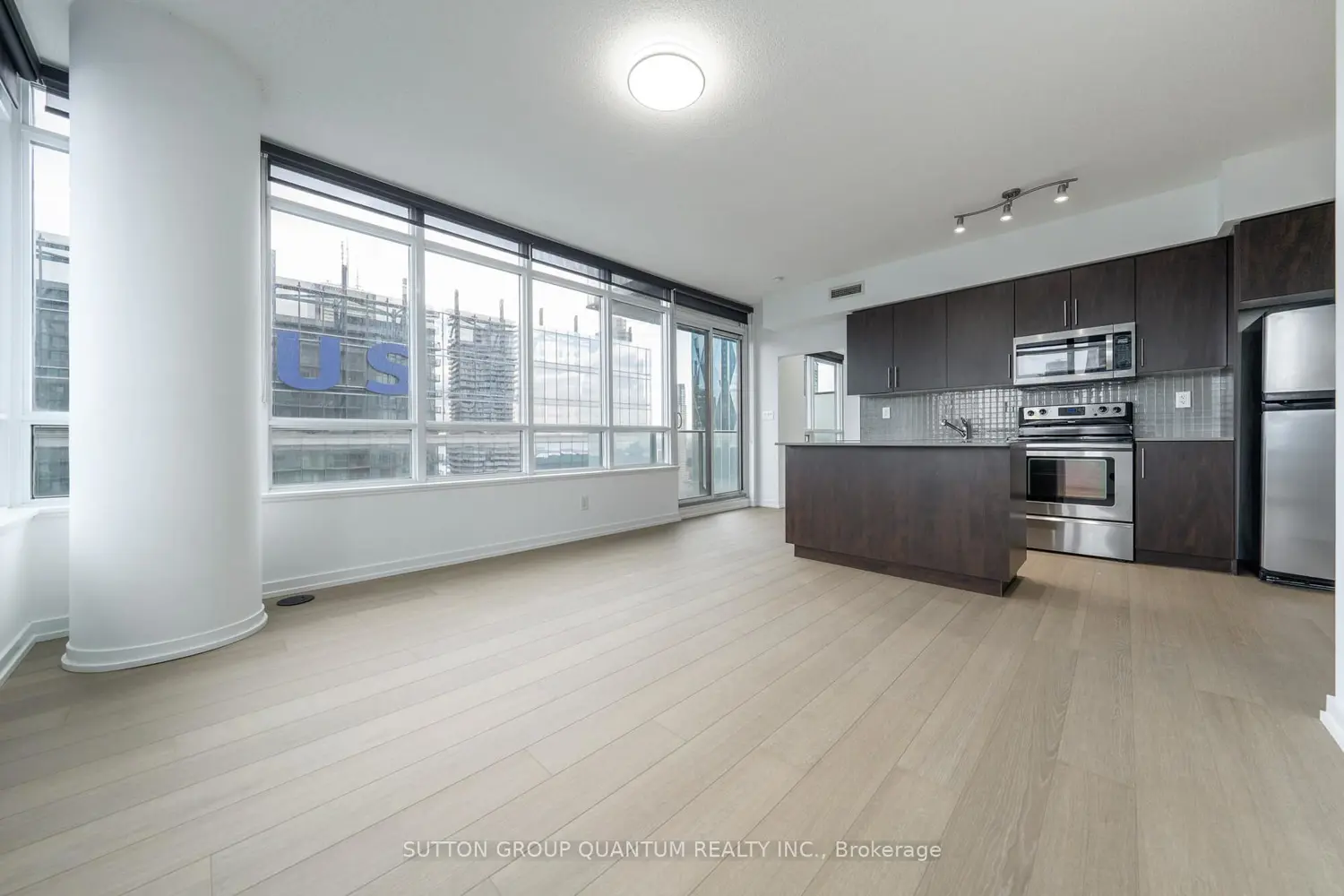Additional image 5 of 65 Bremner Boulevard 3805