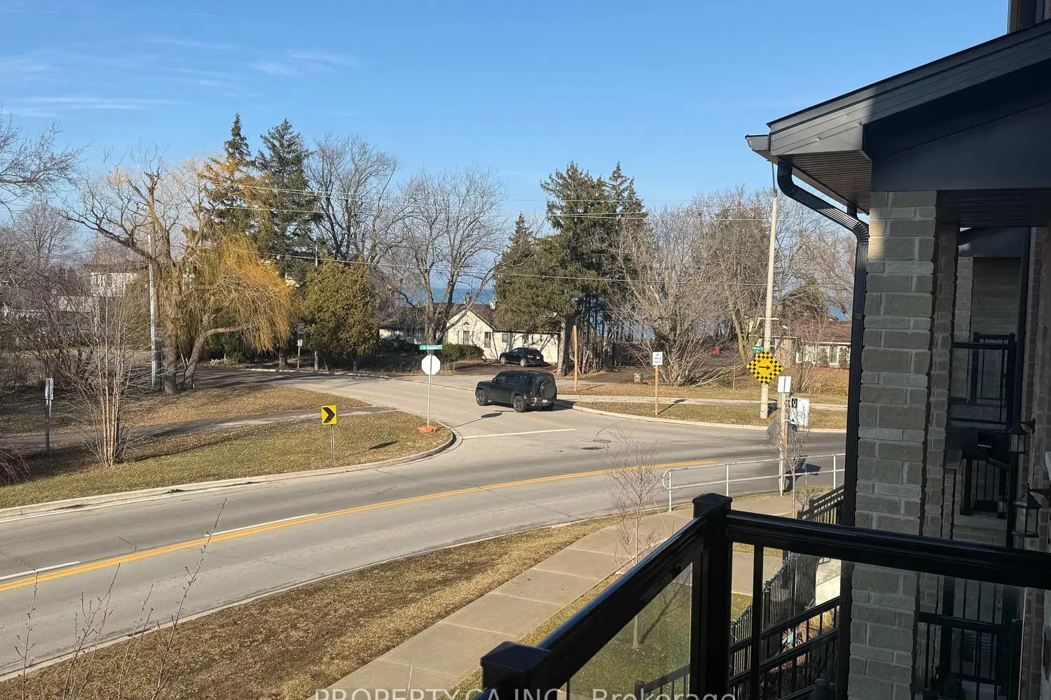 Additional image 14 of 590 North Service Road 9