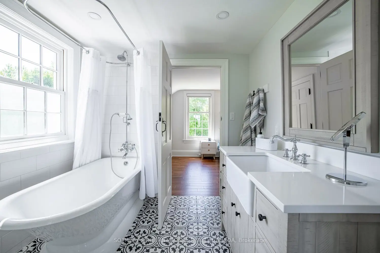 Additional image 7 of 220 Old Yonge Street