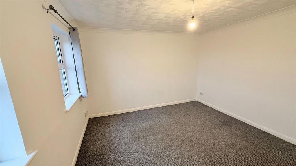 Additional image 7 of 2 bed flat for saleFreshwater, Isle Of Wight PO40
