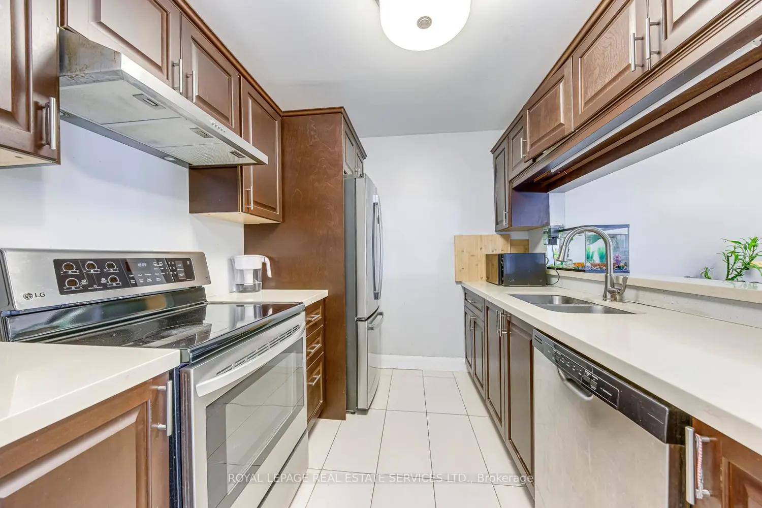 Additional image 9 of 1450 Glen Abbey Gate 911