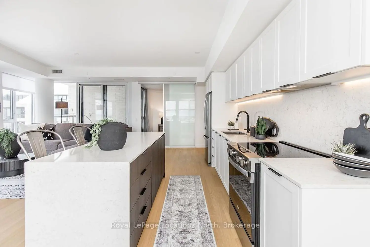 Additional image 12 of 31 Huron Street 523