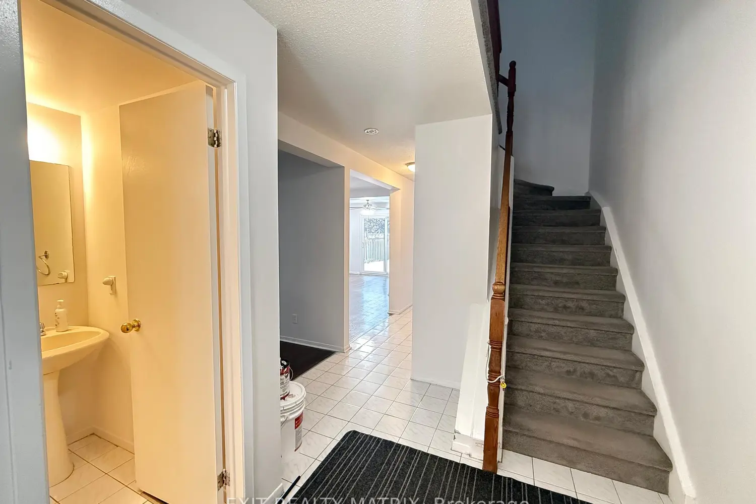 712 Mathieu Way photo 5
