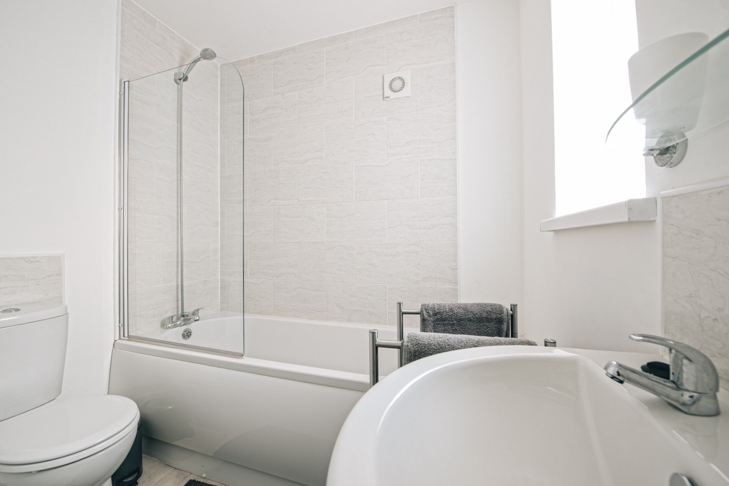 Additional image 2 of 2 Bed Semi-Detached House, Sutton Approach, LS14, N1 7GU