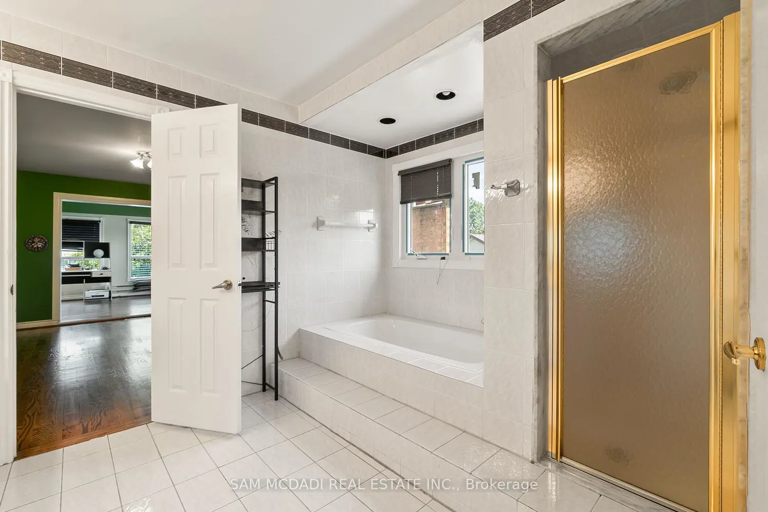 Additional image 11 of 2339 Glengarry Road