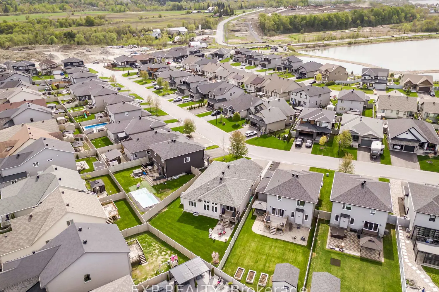 Additional image 20 of 42 Granite Street