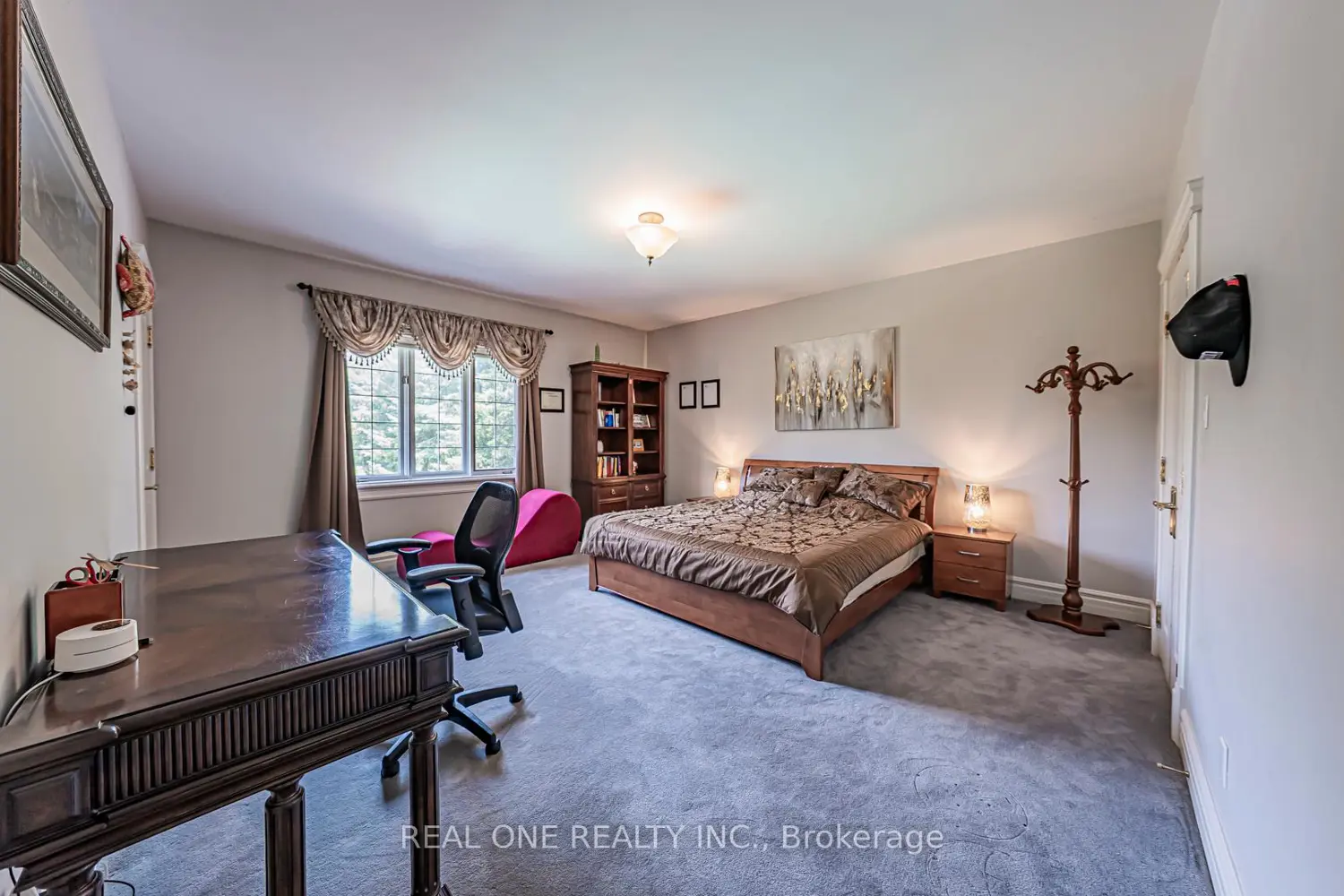 Additional image 14 of 14 Alm Court