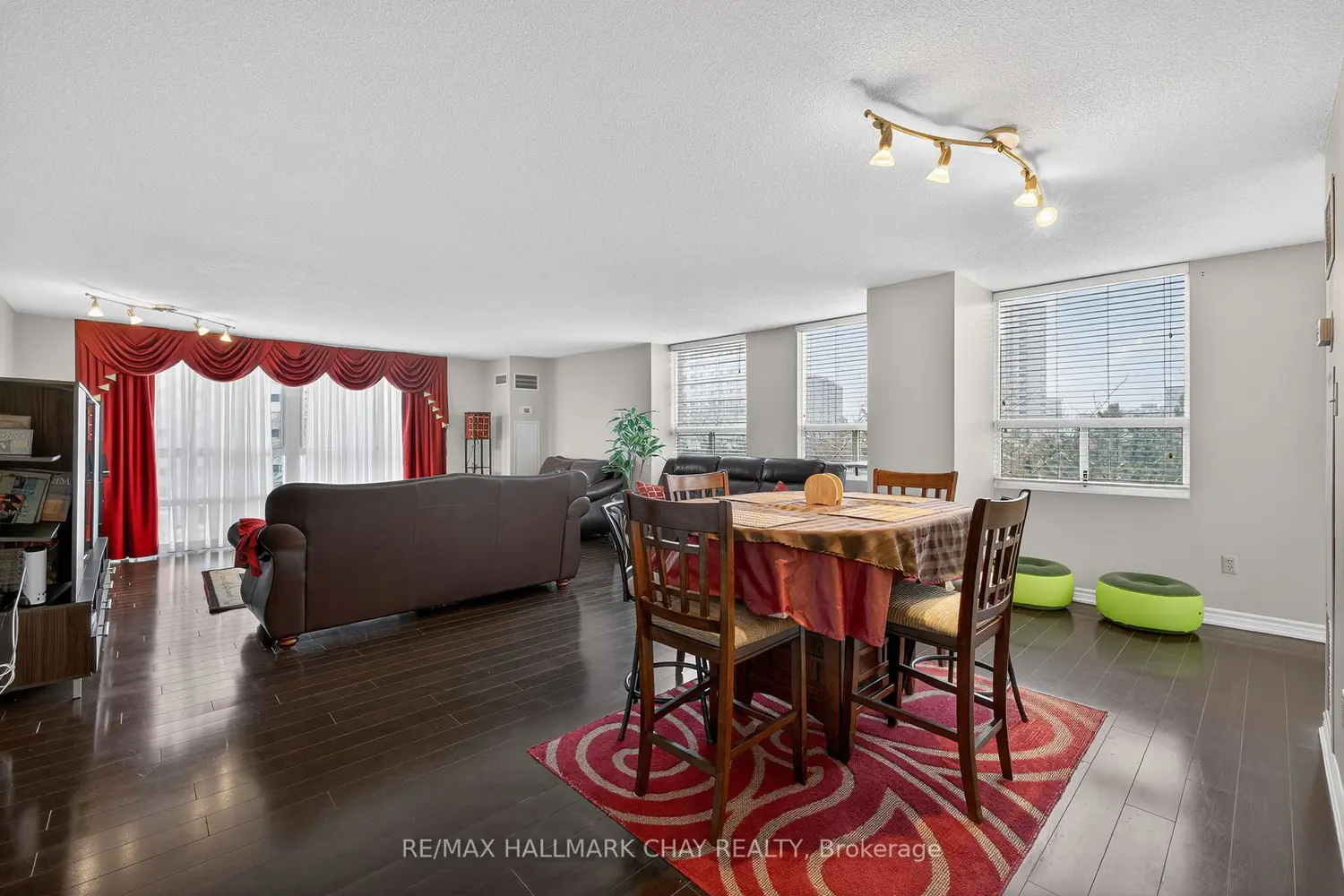 Additional image 11 of 3650 Kaneff Crescent 501