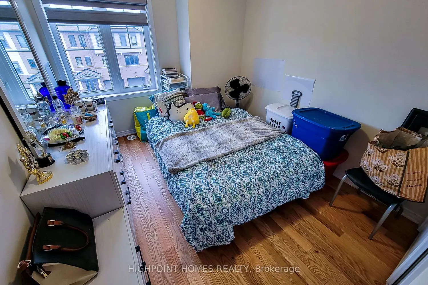 Additional image 18 of 36 Utter Place