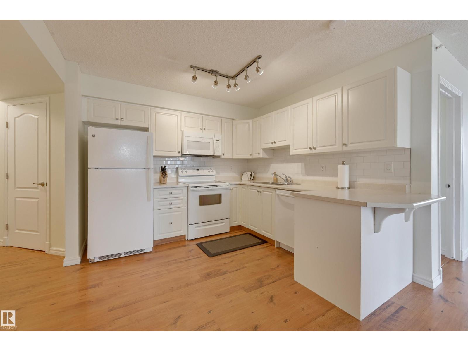 Additional image 2 of 501-10649 Saskatchewan Drive NW, Edmonton, AB, T6E6S8