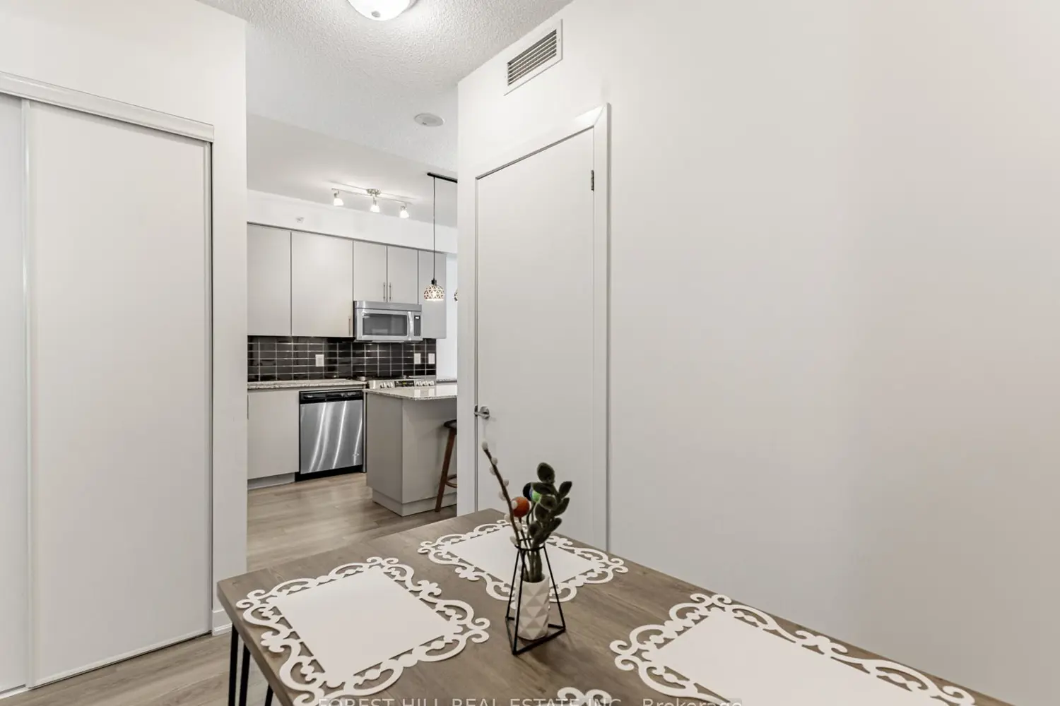 Additional image 5 of 60 Berwick Avenue 517