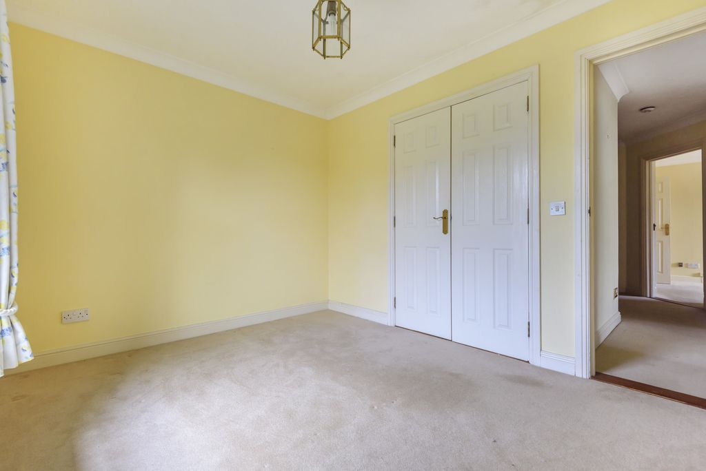 Additional image 11 of 2 bed flat for saleBourne Heights, Frensham Road, Farnham GU9