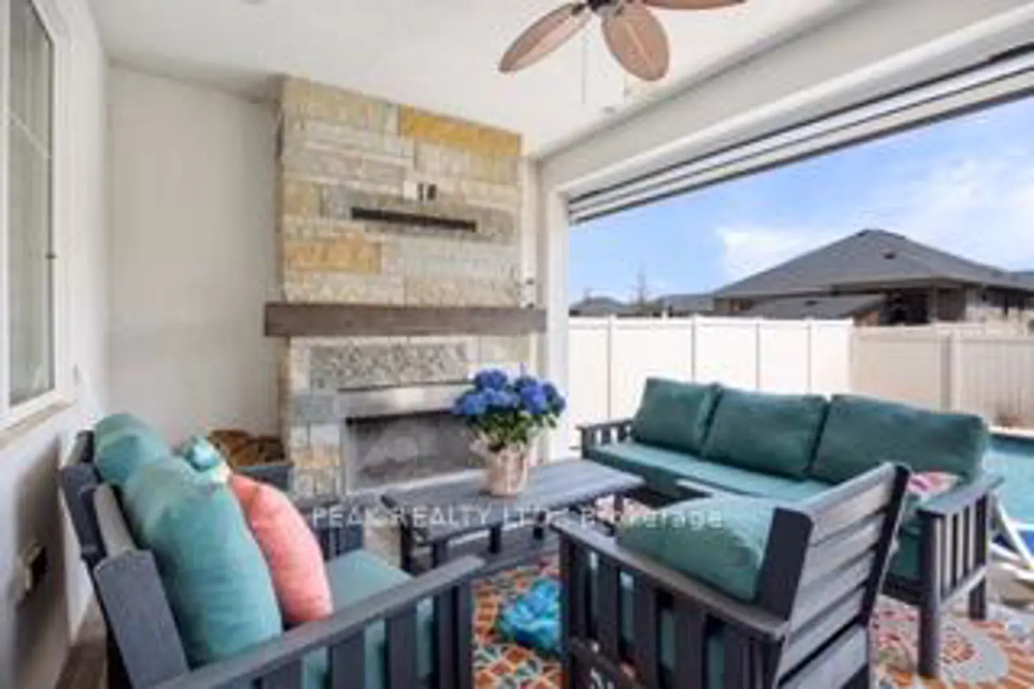 Additional image 3 of 5 Fracas Court