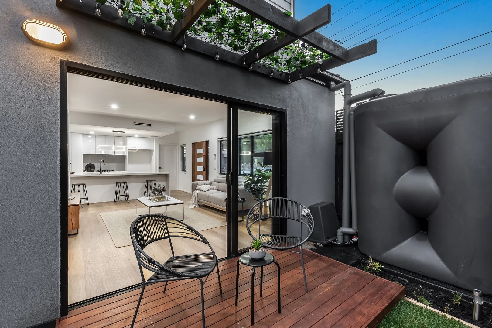 Additional image 11 of 2/142 Grimshaw Street, Greensborough VIC 3088