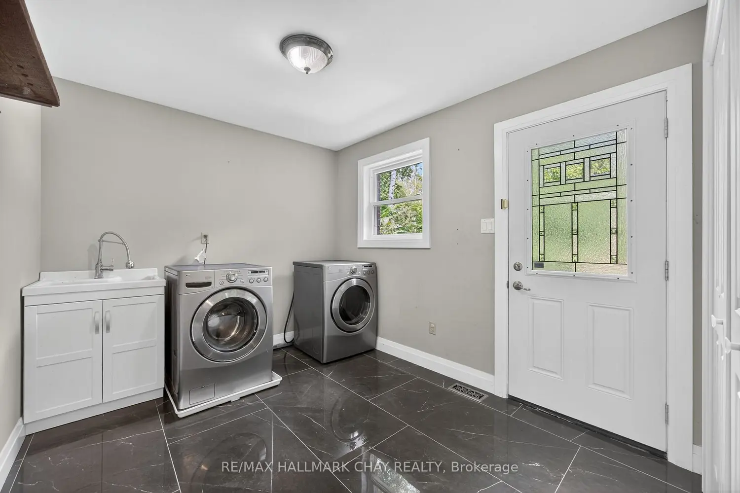 Additional image 9 of 7950 8Th Line