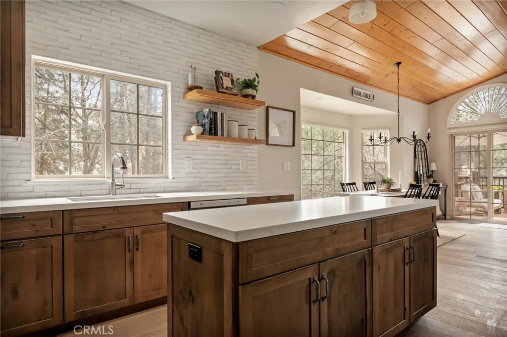 Additional image 8 of 32425 Snowshoe Ln, Running Springs, CA 92382