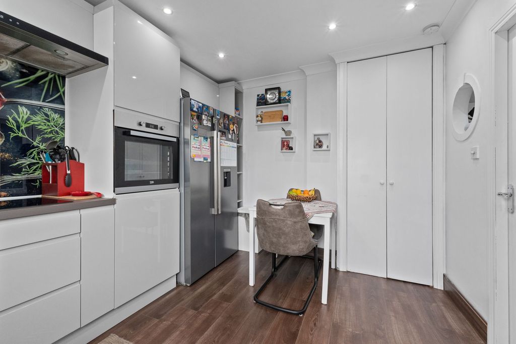 Additional image 7 of 2 bed flat for saleBell's Mill Terrace, Winchburgh EH52