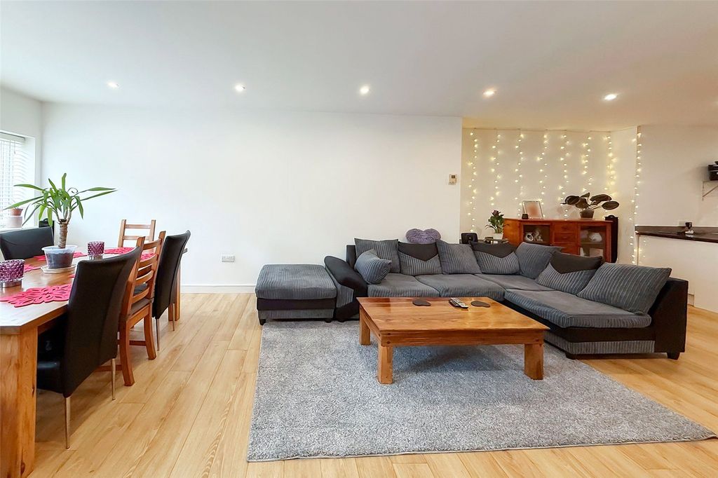 Additional image 8 of 2 bed flat for saleAntonia Court, Terminus Road, Littlehampton, West Sussex BN17